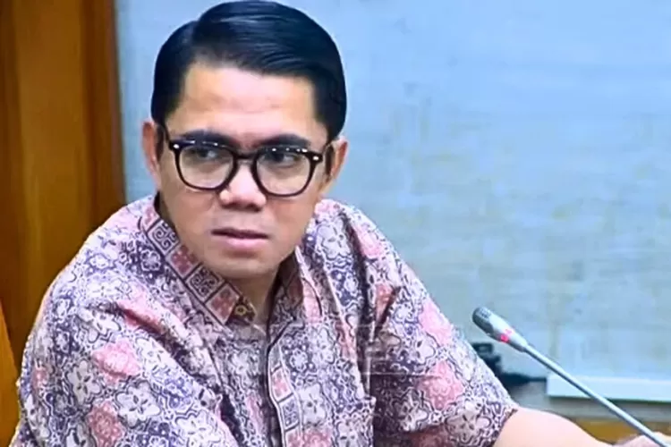 Beredar kabar bahwa Arteria Dahlan dipeca dari PDIP karena menghalangi penyidikan kasus TPPU, simak fakta selengkapnya (Tangkapan Layar Youtube/@DPR RI)